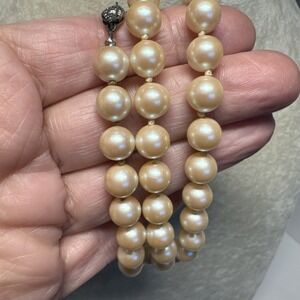 VTG Faux Pearl Necklace‎ Knotted 24" Champagne W Silver Tone Clasp 6mm
